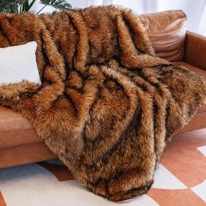 Luxurious Fur king size Throw Blanket - Brown
